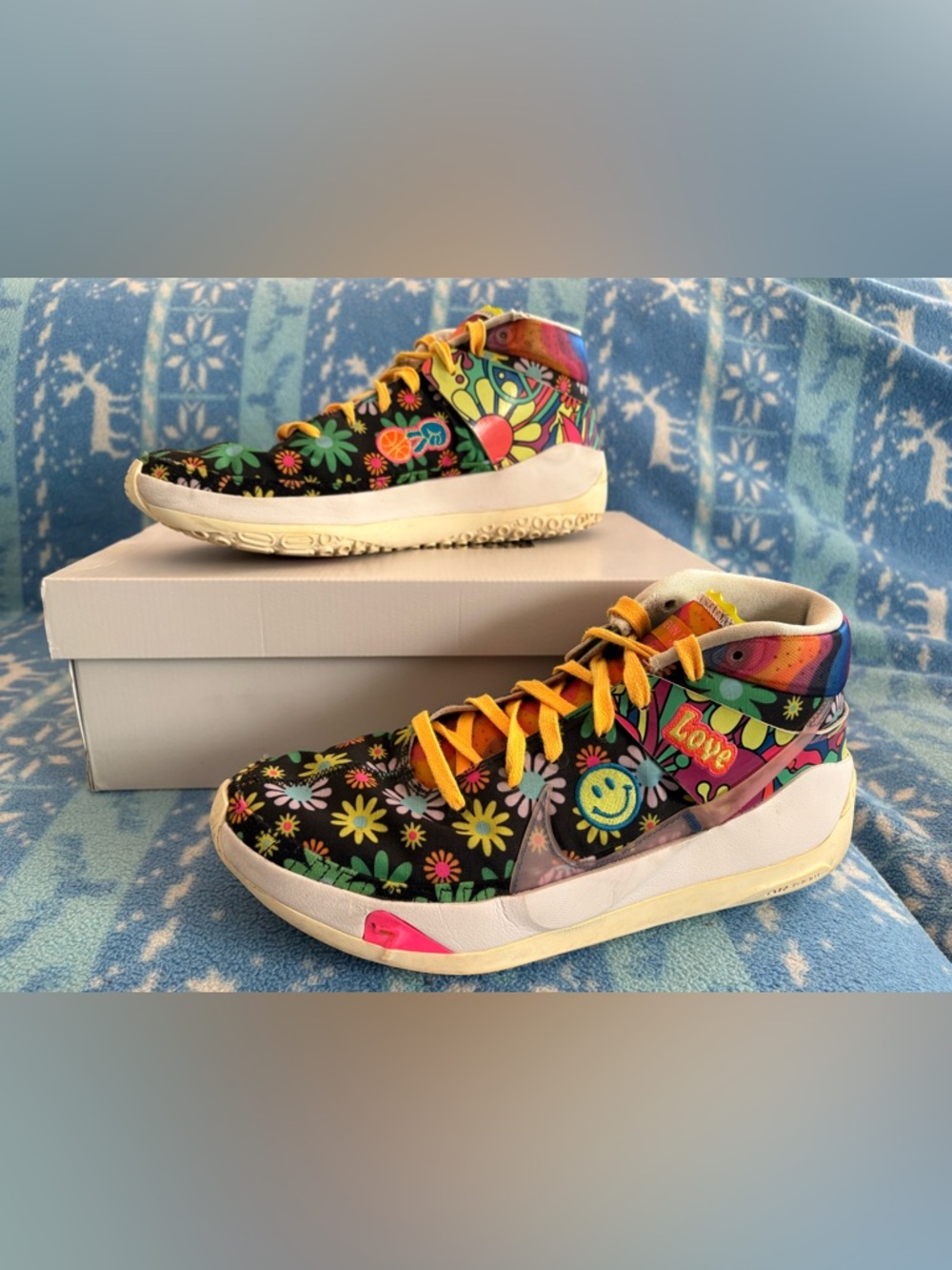 Nike Kevin Durant No 7 Black Multicolor Floral & Smiley Mid-Top Athletic Shoes